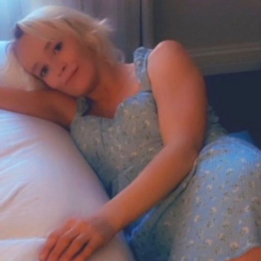 AbbeyLynne online shows image