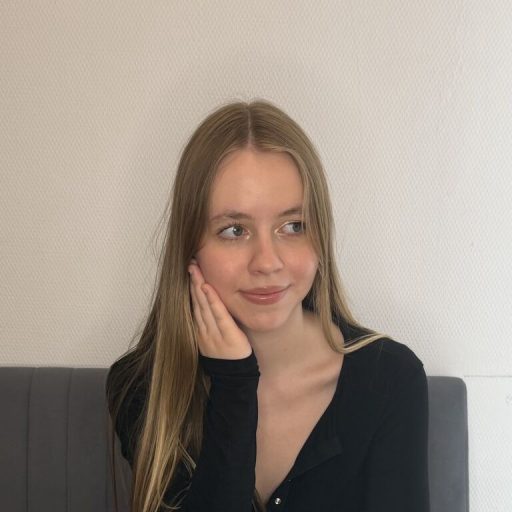 AbigailLee live video image