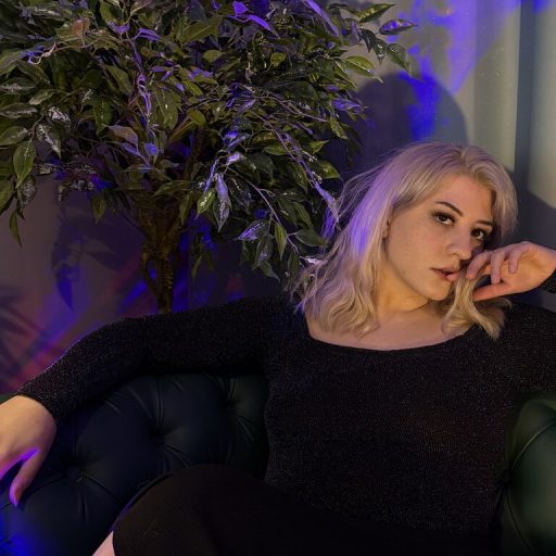 AdaGates amateur lush image