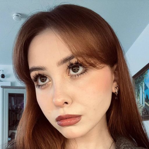 AdaLeleux online shows image