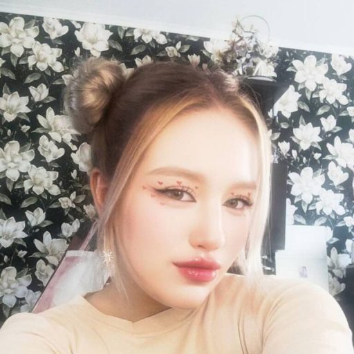 AdeleBlassom recorded live image