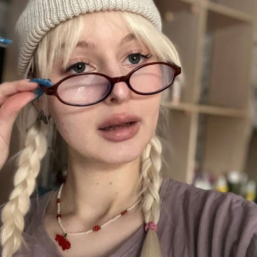 AdeleeSilvee videos pics image