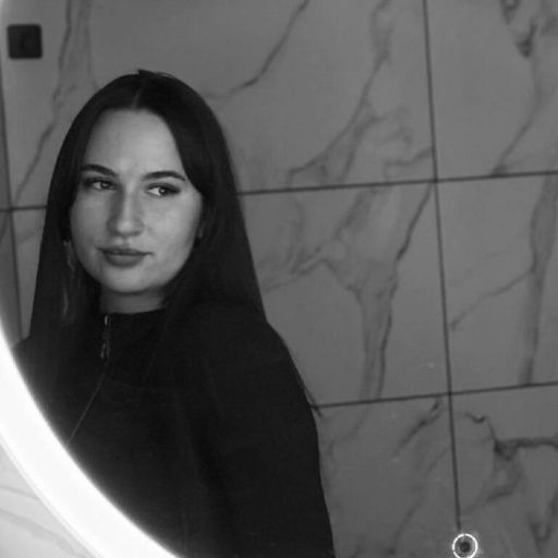 AdeliaLarson live video image