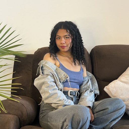 AfroditaAlissa shows recorded image