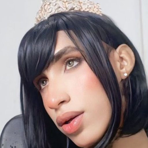 AithanaQueen real strip image