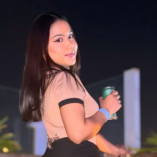 AlanizRose recorded live image