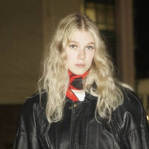 AlannaArt online shows image