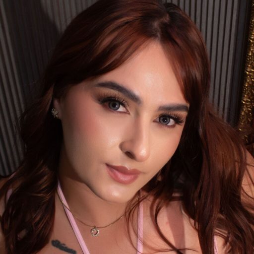 AlayaMoore show fingering image