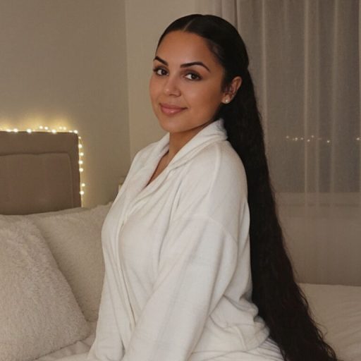 AleshaJohnsons cam naked image