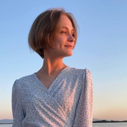 AlexaCatalano show fingering image