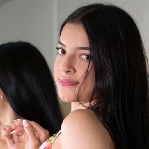 AlexaGiraud live video image