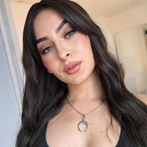 AlexaRaymond strip amateur image