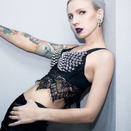 AlexaZaryanova show fingering image