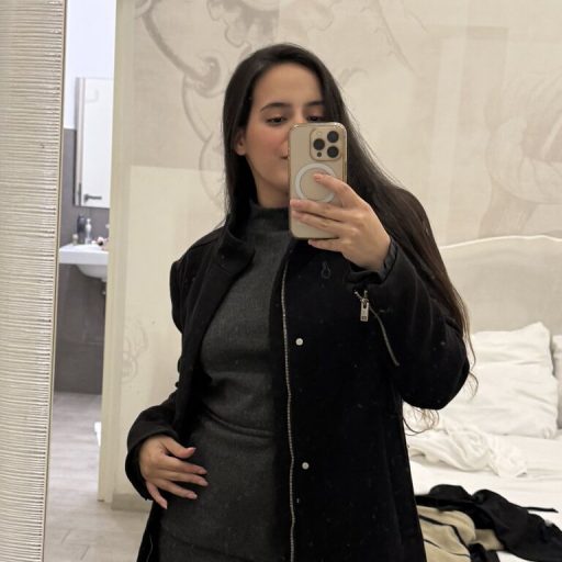 AlexandraGimenez strip amateur image