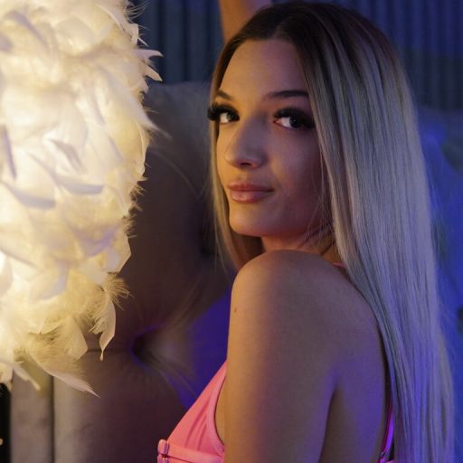 AlexisJane fingering ass image