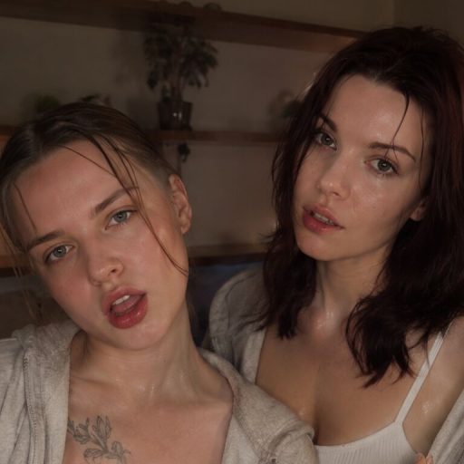 AlicaAndSophie pussy show image