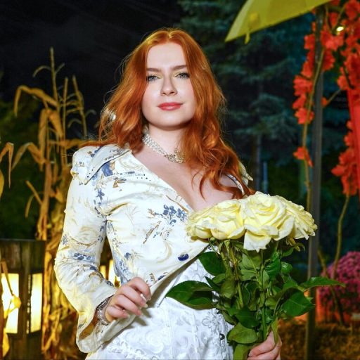 AliceAlisons strip amateur image