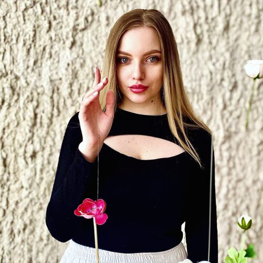 AliceGill real strip image