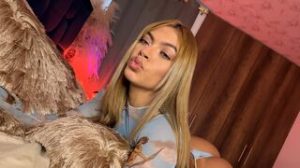 AliceHazel live video image