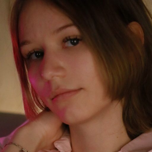AliceJohansone recorded live image