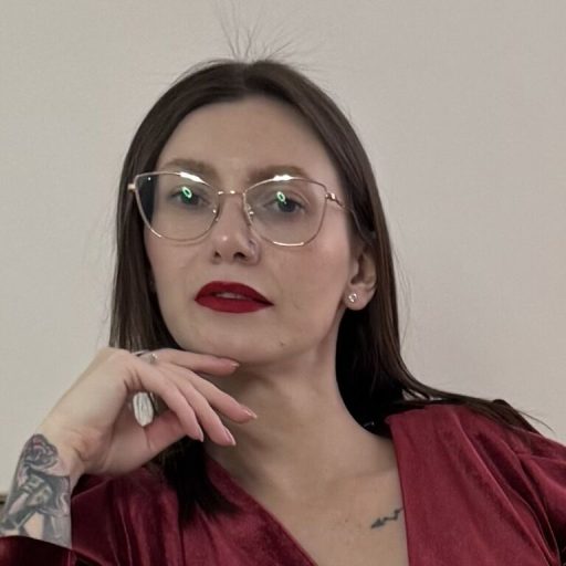 AliceLookwood free dildo image