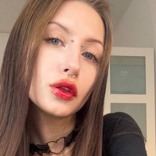 AliceWallflower jasmin online image