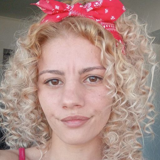 AlinaIoana shows recorded image