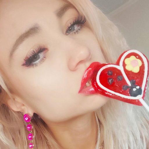 AlinaJoi show fingering image