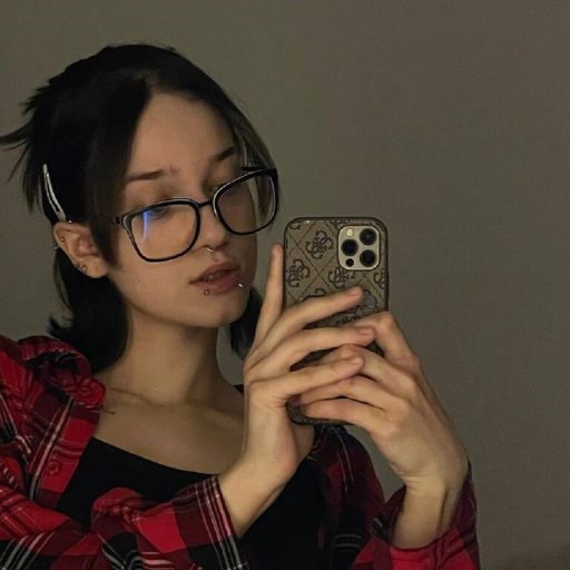 AlinaLior online shows image