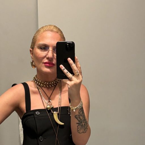AlinaLucia amateur lush image
