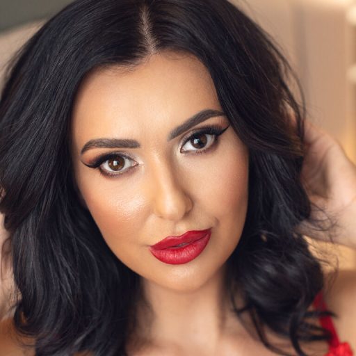 AlisonHale amateur lush image