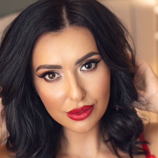 AlisonHale amateur lush image