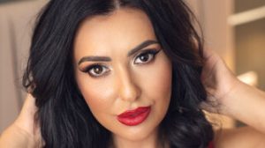 AlisonHale amateur lush image