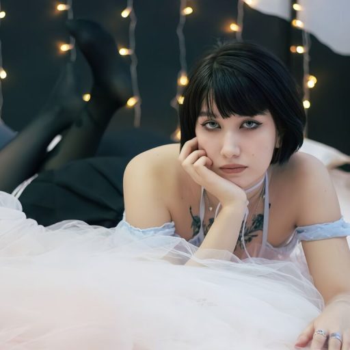 AlisonStormy show fingering image