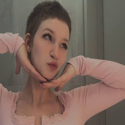 AlissaSaunier dildo real image