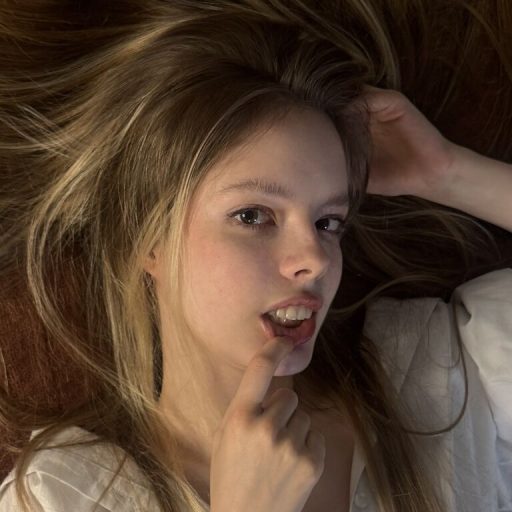 AllieSchuchardt photos webcam image