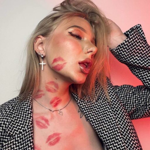 AllieWay xxx masturbation image