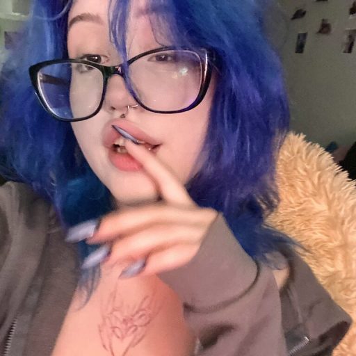 AlyaKujou cam naked image
