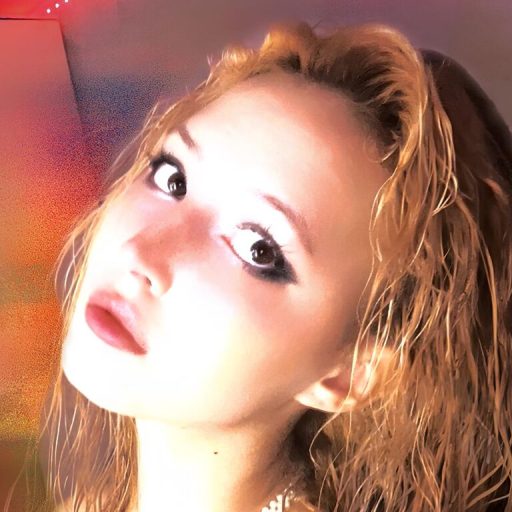 AlyonaMew online shows image