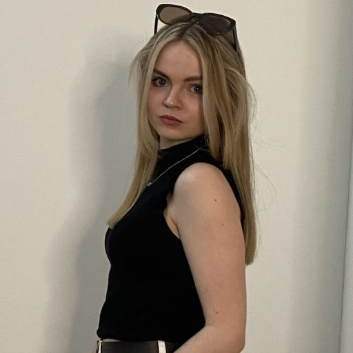 AlysiaCurra fingering ass image