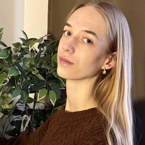 AlyssaRingbloom pictures toy image