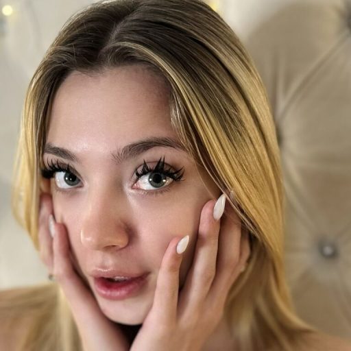 AmandaHarris real strip image