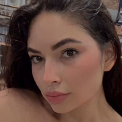 AmandaWeyn naked porn image