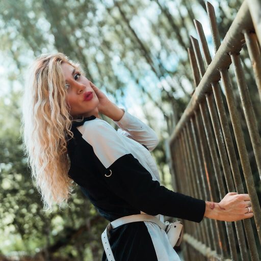 AmbarLeeh pictures toy image