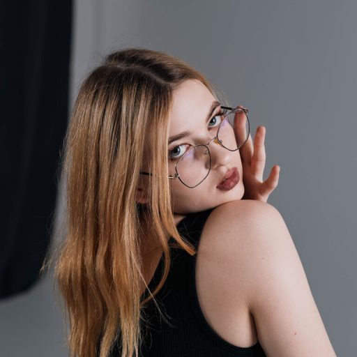 AmelliWhite fingering ass image