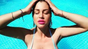 AmidaChris online shows image