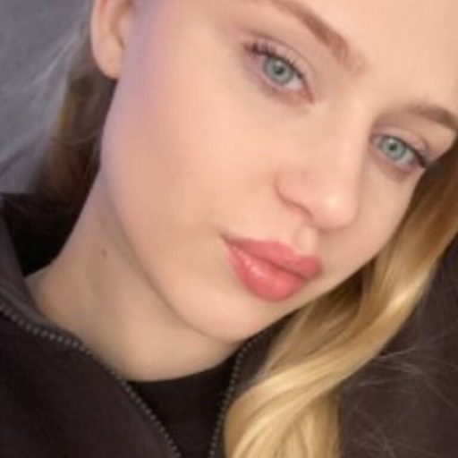 AmmyHart online shows image