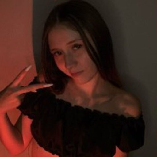 AnaOneill online shows image