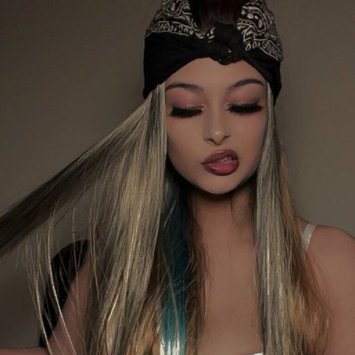 AnabelleSins free dildo image