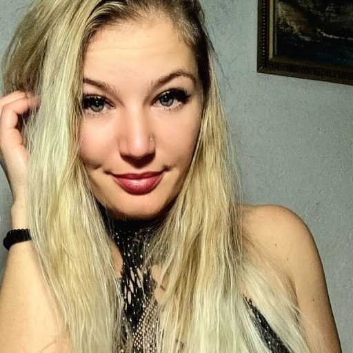 AnaysAnao show fingering image